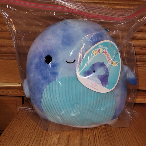 Squishmallows, Cyan the Whale - Picture 4 of 4